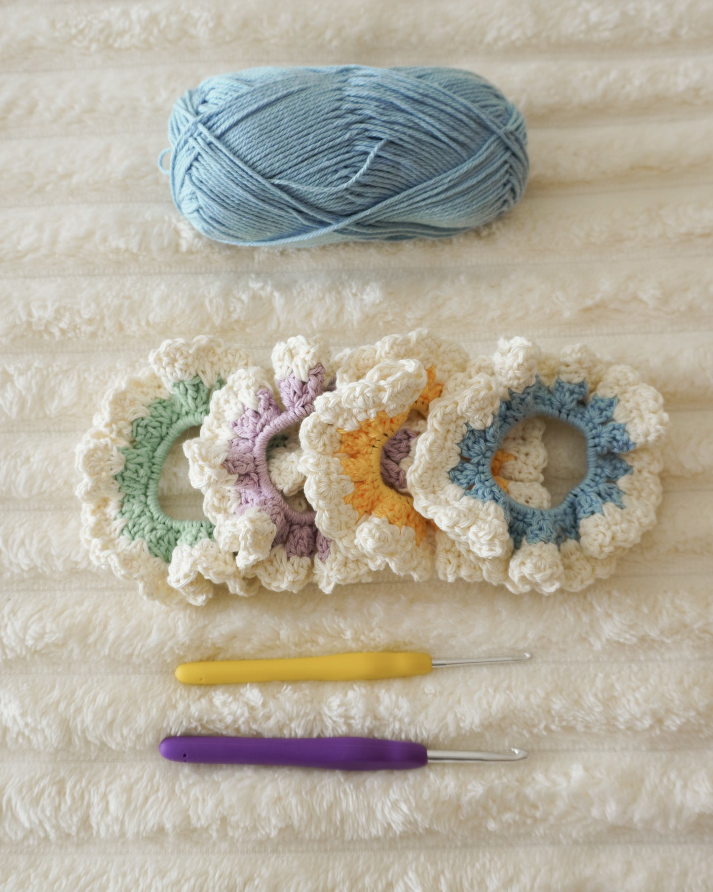 Pack: Pastel Flower Scrunchie